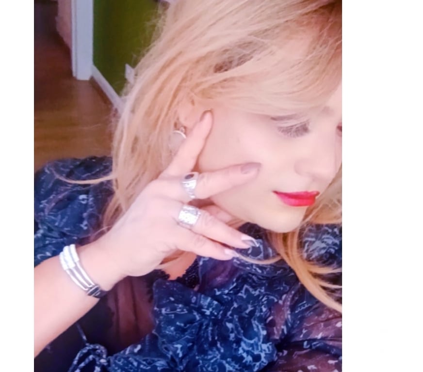 Trans Escorts Nottinghamshire Nottingham - Photos for Sarah 🔥 horny 😈 naughty 🍆🐷 Brazilian girl
