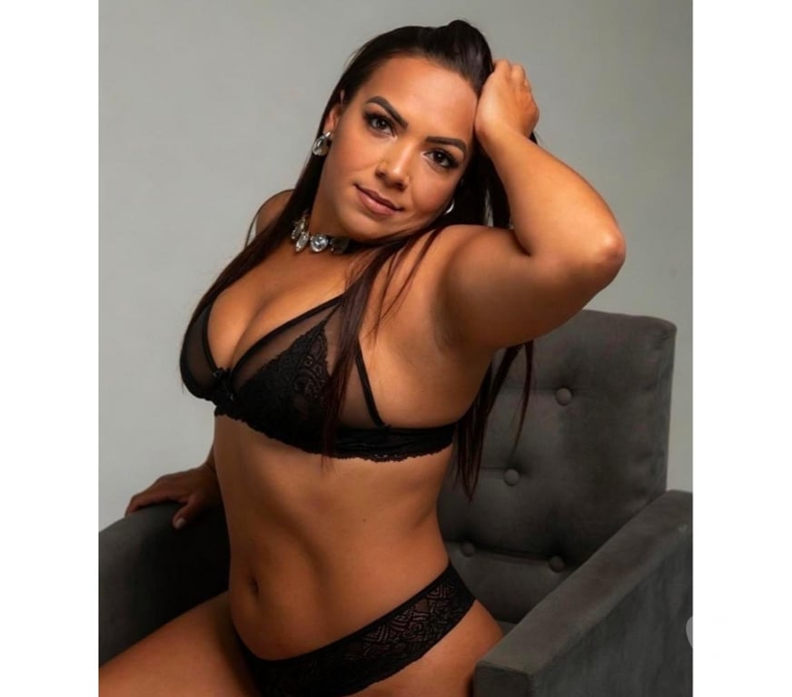 Escorts Hertfordshire Stevenage - Photos for Vanessa the besr brazilian🇧🇷 party girl.