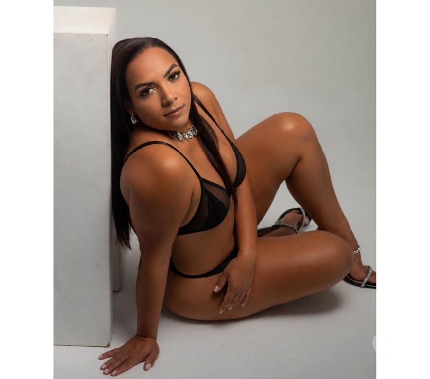 Escorts Hertfordshire Stevenage - Photos for Vanessa the besr brazilian🇧🇷 party girl.