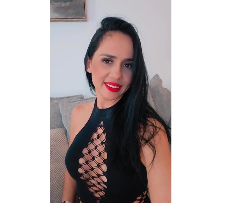 Escorts Kent Medway - Kent - Photos for ELAYNE PARTY GIRL 🥂🍾