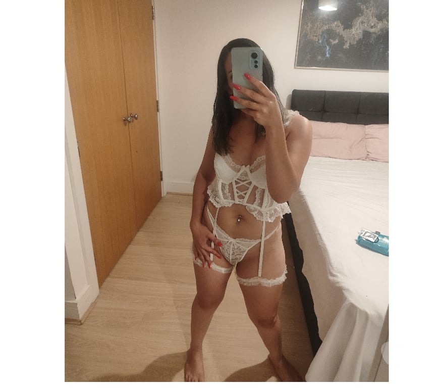 Escorts Surrey Woking - Photos for 💯 Yara Hot Party Grill 🥳😈🔥😘🇧🇷