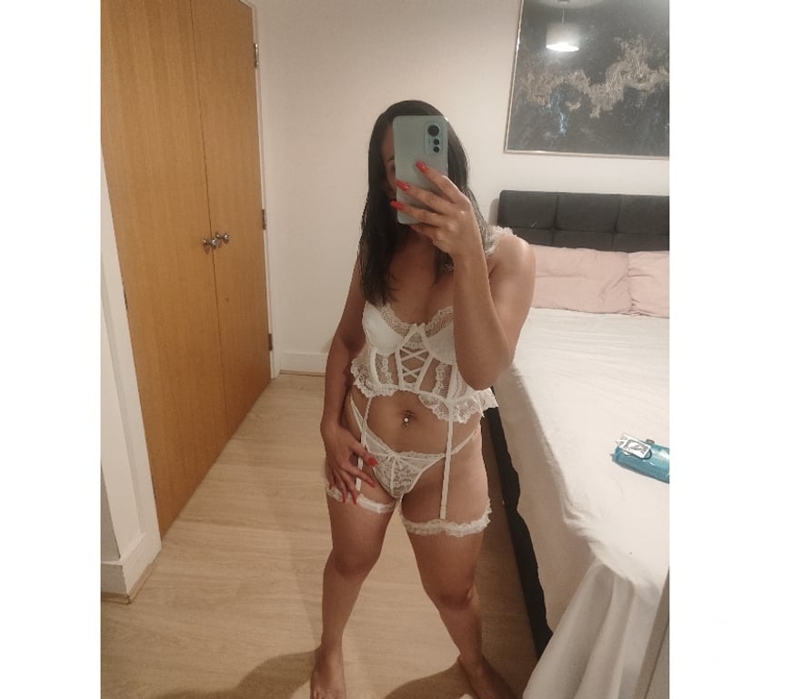 Escorts Surrey Guildford - Photos for 💯 Yara Hot Party Grill 🥳😈🔥😘🇧🇷