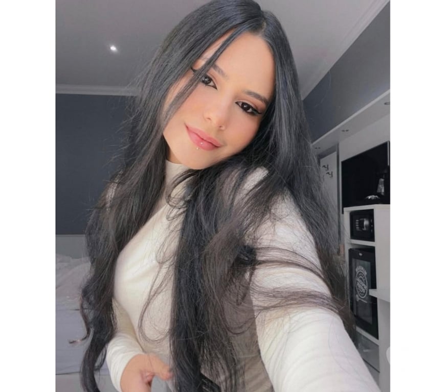 Escorts East London Bromley by Bow - East London - Photos for Lara Small Girl 😏❤️