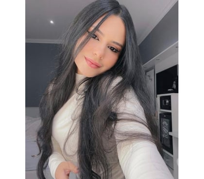 Escort Bromley by Bow East London - Photos for Lara Small Girl 😏❤️