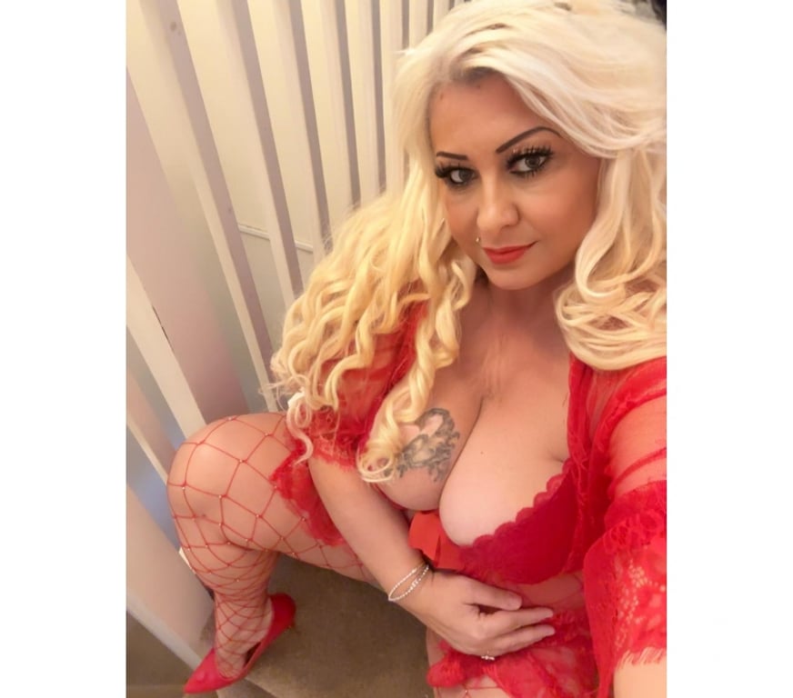 Escorts East London Goodmayes - East London - Photos for AMANDA HORNY MILF BIG NATURAL BOOBS RELAX KISS