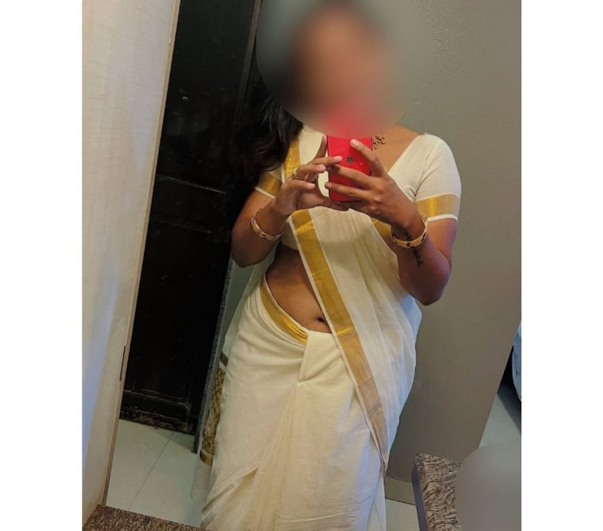 Escorts East London Barking Station - East London - Photos for SOUTH INDIAN KERALA MALLU TAMIL GIRL KEERTHI