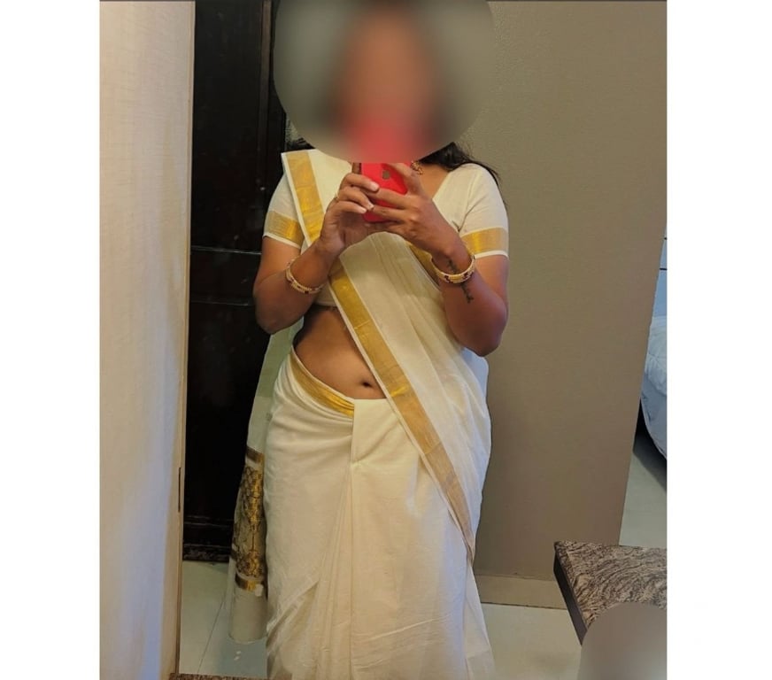 Escorts East London Barking Station - East London - Photos for SOUTH INDIAN KERALA MALLU TAMIL GIRL KEERTHI