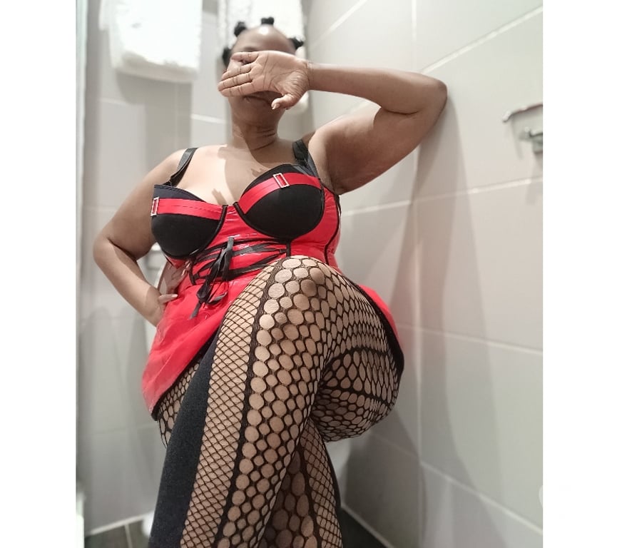 Escorts Cambridgeshire Cambridge - Photos for Ebony on UK tour