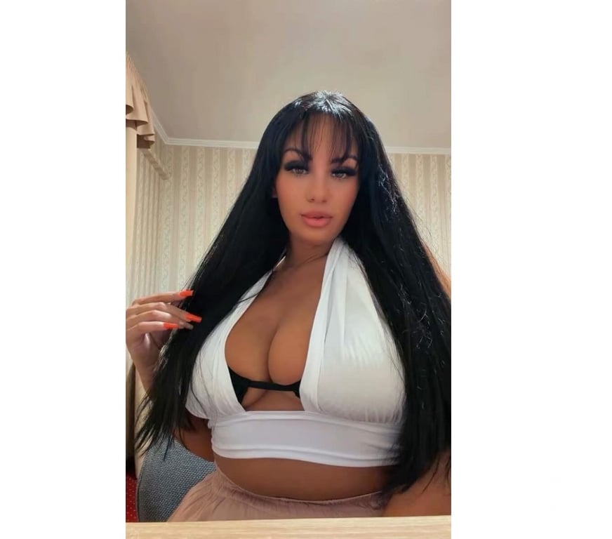 Escorts East London Canning Town - East London - Photos for Candynaughty milf xx