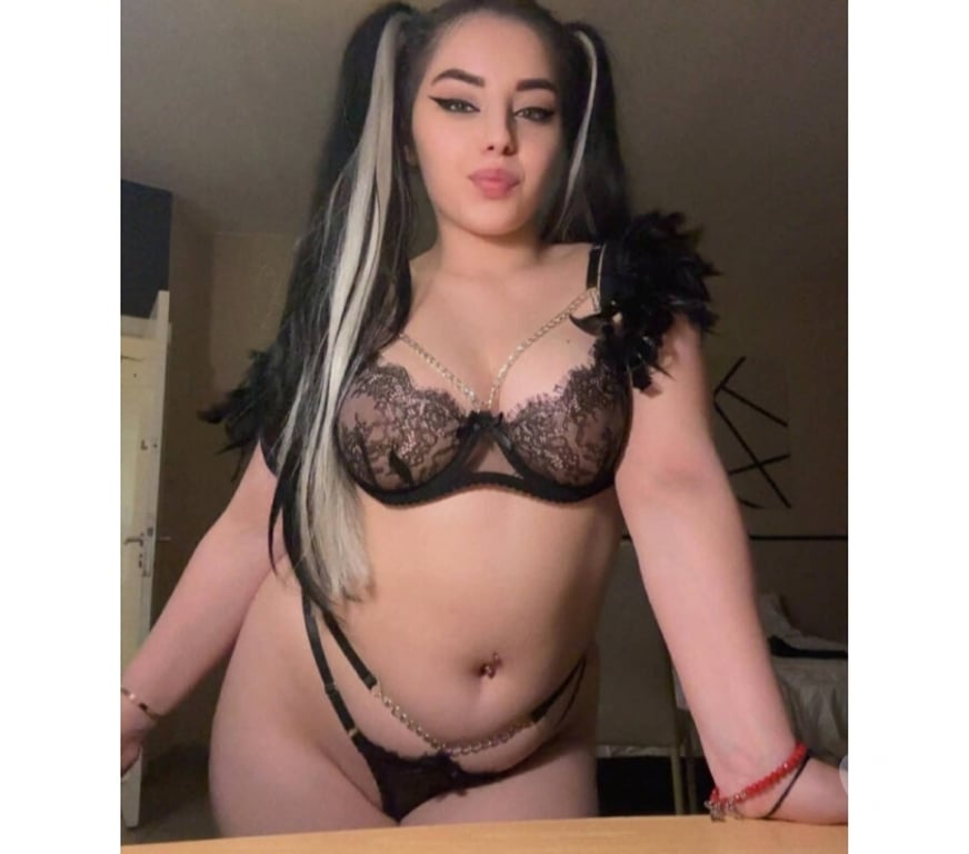 Escorts Essex Southend-on-Sea - Photos for Hi I m Tanya party girlNo rush for you. I like laser girlfri