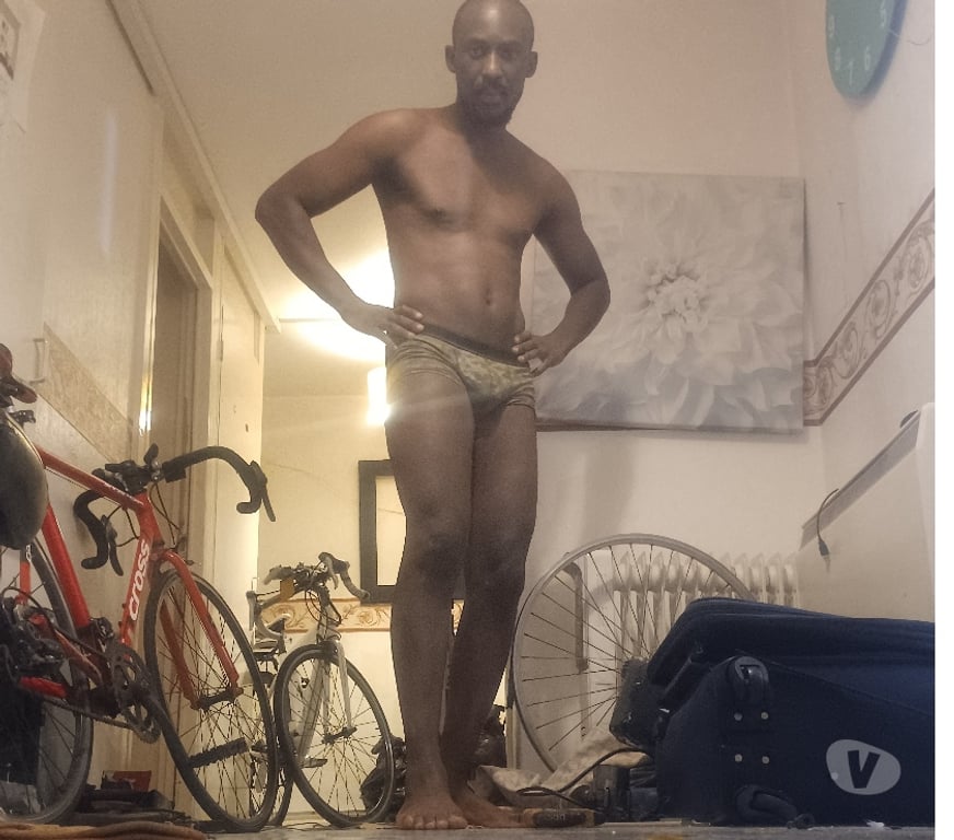 Escorts West Midlands Walsall - Photos for David. Male escort for women. Companion 😜