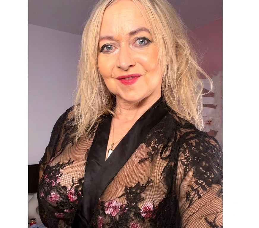 Adult Entertainment Cardiff Cardiff City Centre - Cardiff - Photos for SEXY MATURE BIG BOOBED MILF online WhatsApp 07880024907