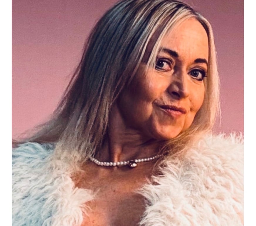 Adult Entertainment Cardiff Cardiff City Centre - Cardiff - Photos for VIDEO and PHONE CALLS with SEXY BIG BOOBED MILF 07505807938