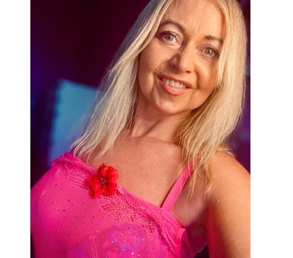 Photos for BUSTY MILF 34FF 07505807938 WhatsApp