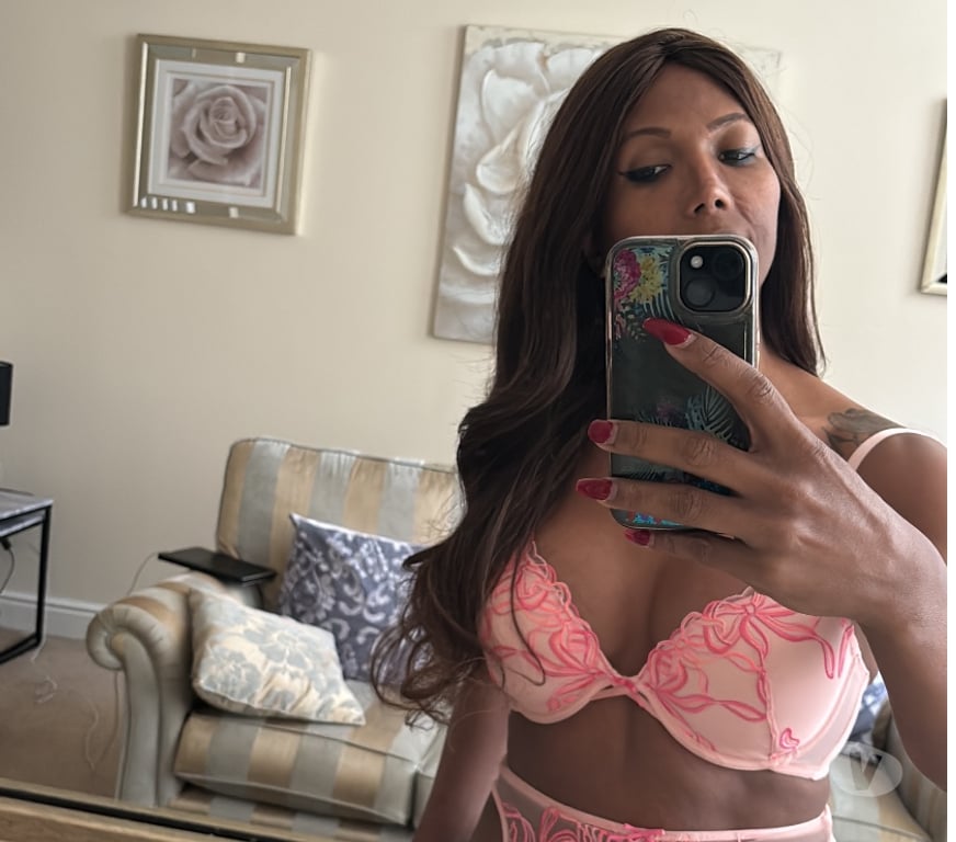 Trans Escorts Surrey Woking - Photos for TS DÉBORA VASQUES HERE IN CITY