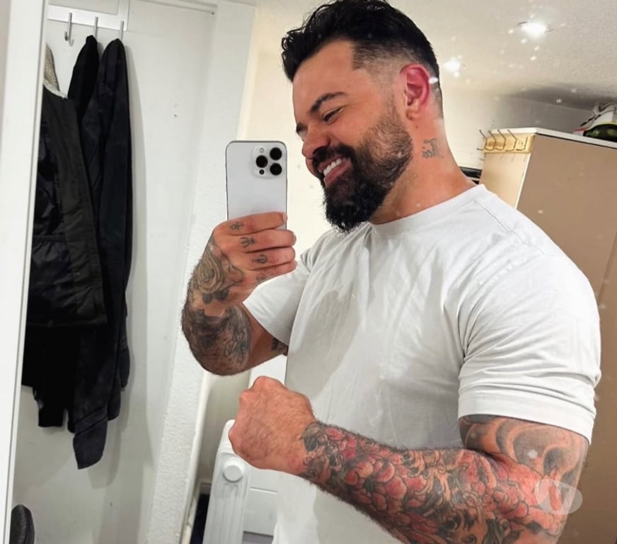  Gay massage Staffordshire South Staffordshire - Photos for 🔥STRAIGHT MAN FROM BRAZIL - OUT AND DISCREET🔥