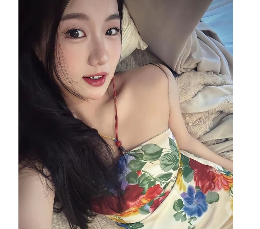 Escorts South East London Croydon - Photos for 🌸 Gentle Mood & Sweet Sophistication🌸