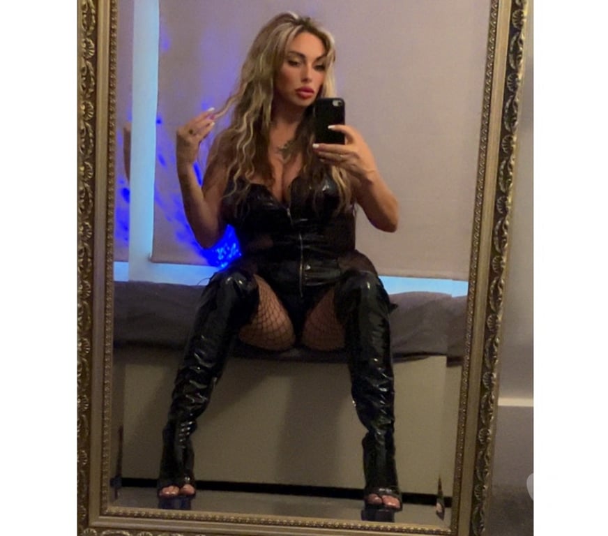Escorts North London Upper Edmonton - North London - Photos for EROTIC MASSAGE DUO👿👯‍♀️FEET-LIGHT DOM💋
