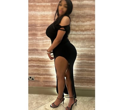 Escorts Sheffield City Centre Sheffield - Photos for THE QUEEN HAS ARRIVED 🫦👑 AFRICAN NIGERIAN