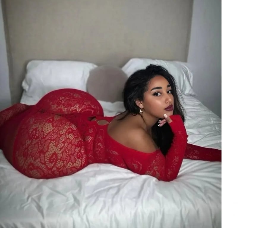 Escorts Cardiff Cardiff City Centre - Cardiff - Photos for 🌹 4 hand massage 🌹 Dou choose 💋