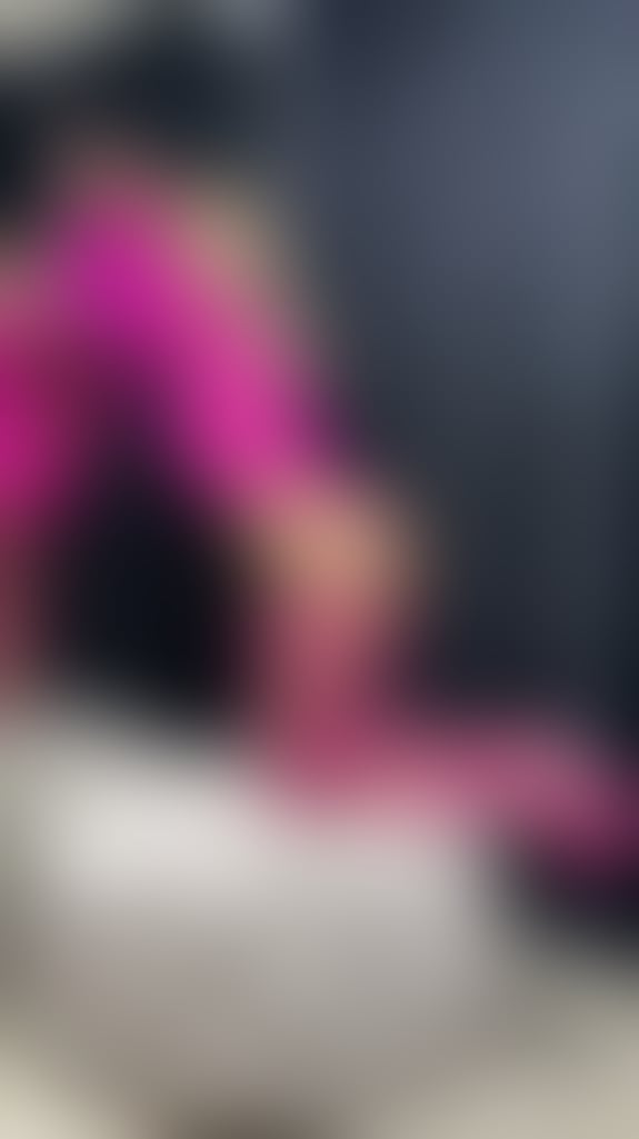 Escorts Surrey Woking - 