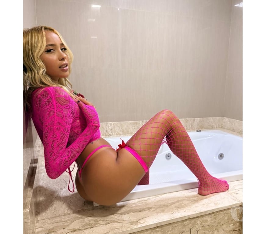 Escorts Surrey Woking - Photos for ÍSIS NAUGHTY LADY😈FULL SERVICE 👅💦