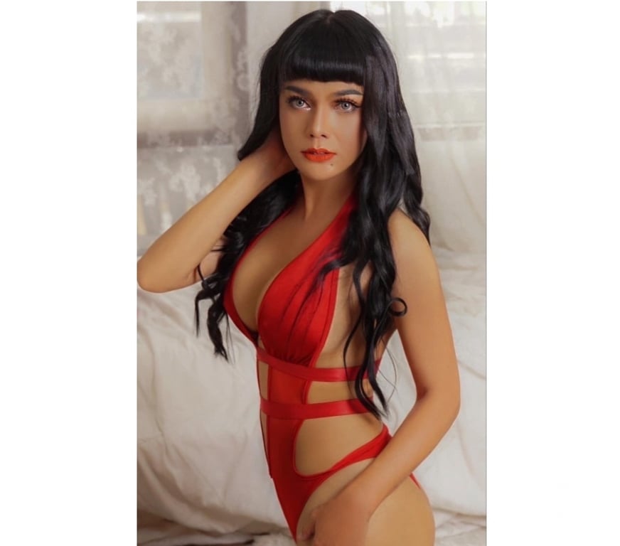 Escorts West Midlands Dudley - Photos for Ts Chada Ladyboy visiting Brierley Hill Dudley DY5