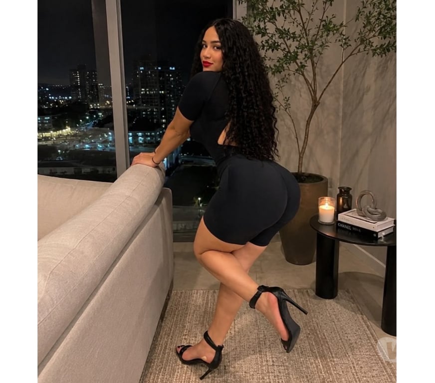 Escorts Nottinghamshire Nottingham - Photos for Latinas sexy hot 24 hour available