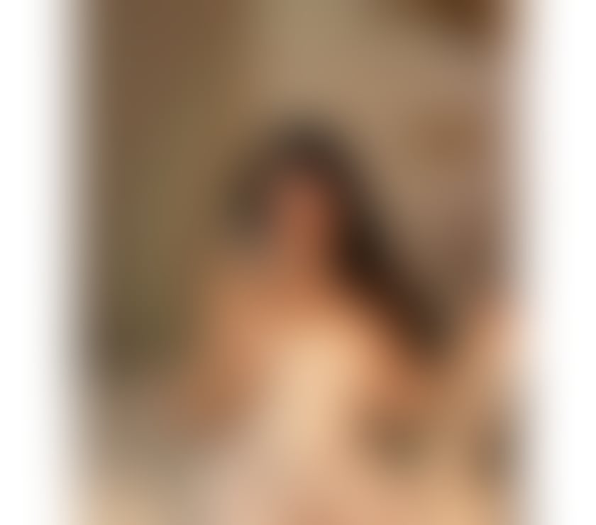 Escorts and Massages Swindon Town Centre Swindon - Photos for My first week here, I'm Brazilian.