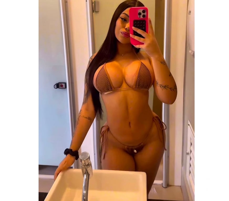 Escorts York York City Centre - York - Photos for Karina party girl perfect , Brazilian 🇧🇷✨