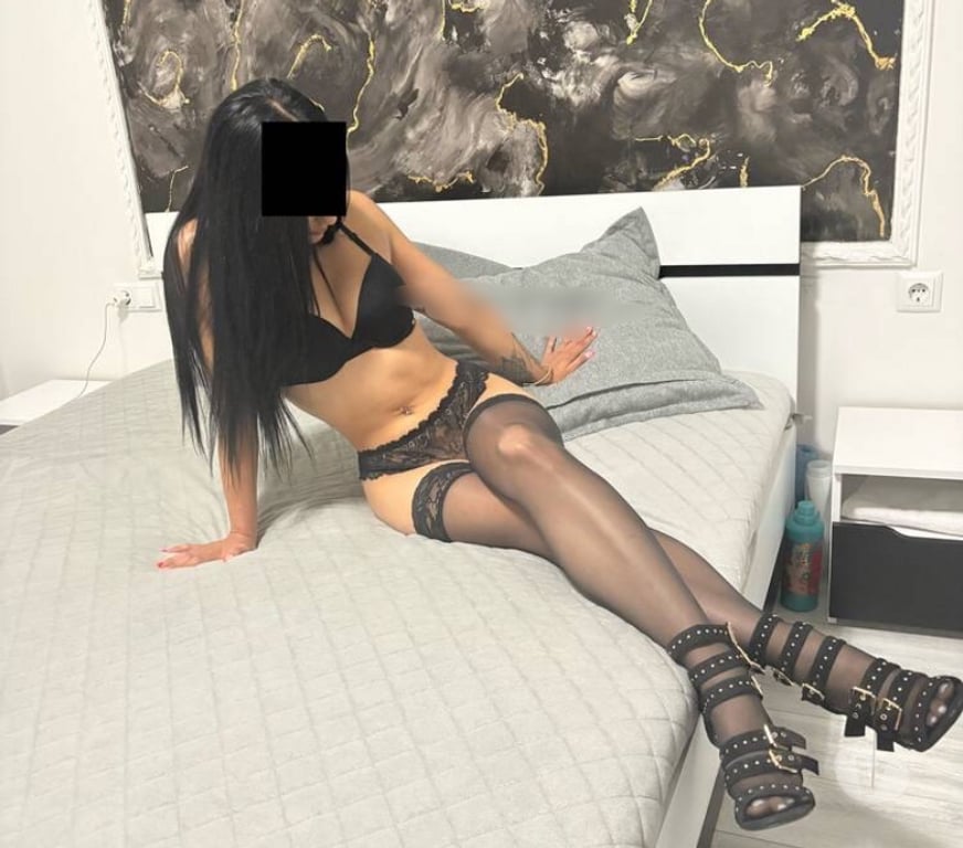 Escorts West Midlands Sandwell - Photos for Rayssa slim brunnete girl best service new in town O.w.O