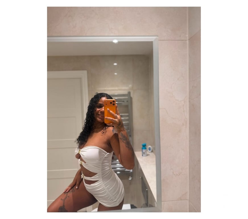 Escorts East London Aldgate East - East London - Photos for CURVY BRAZILIAN 🇧🇷🇧🇷🇧🇷
