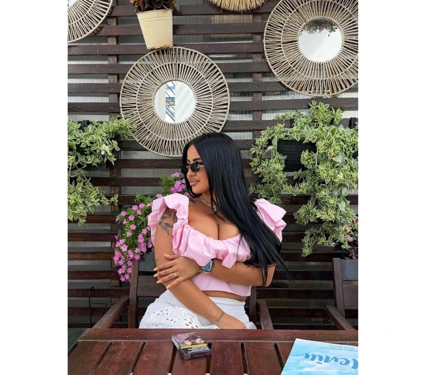 Escorts Oxfordshire Cherwell - Photos for New brunette in town 💕