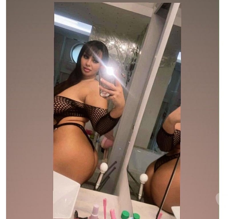 Escorts East London Stratford Station - East London - Photos for Naughty curvy lady waiting for you ♥️