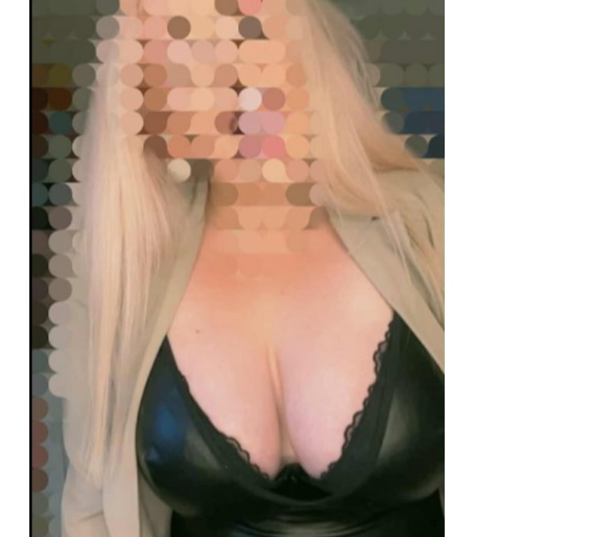 Escorts Leicestershire Leicester - Photos for Polish Blonde Hot oils Massage and more VIP PACKAGE