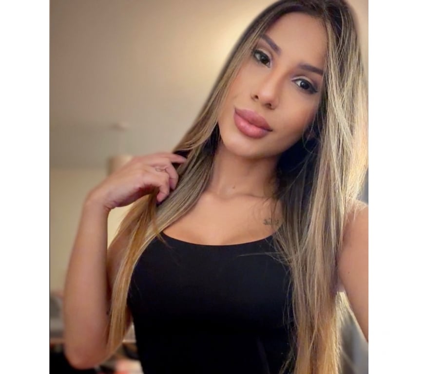 Escorts Staffordshire Stoke-on-Trent - Photos for Celine PARTY GIRL 🎉🍾 GFE🫦