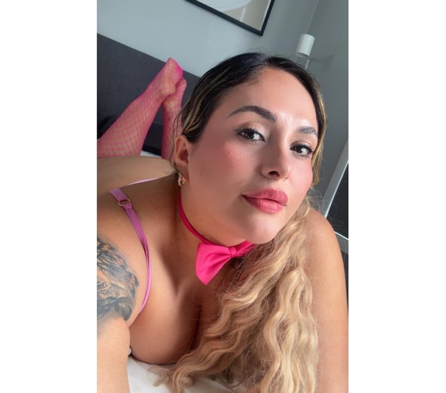 Escorts North West London Camden - Photos for Curvy Colombian...sexy friendly & no rush