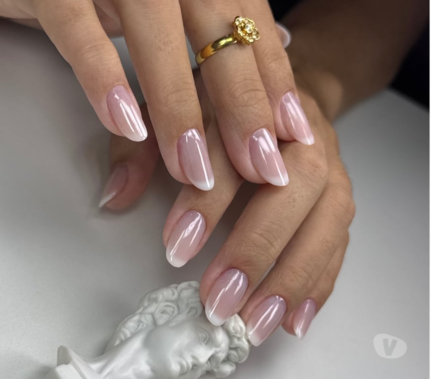 Health-Beauty Buckinghamshire High Wycombe - Buckinghamshire - Photos for Nail designer (Nail lengthening)