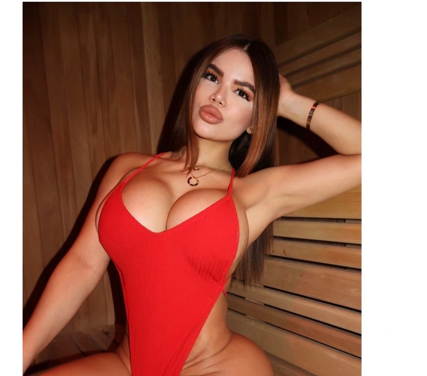 Escorts South East London Elephant & Castle Station - South East London - Photos for ✨Mel party girl 💋✨new in town Brazilian 🇧🇷