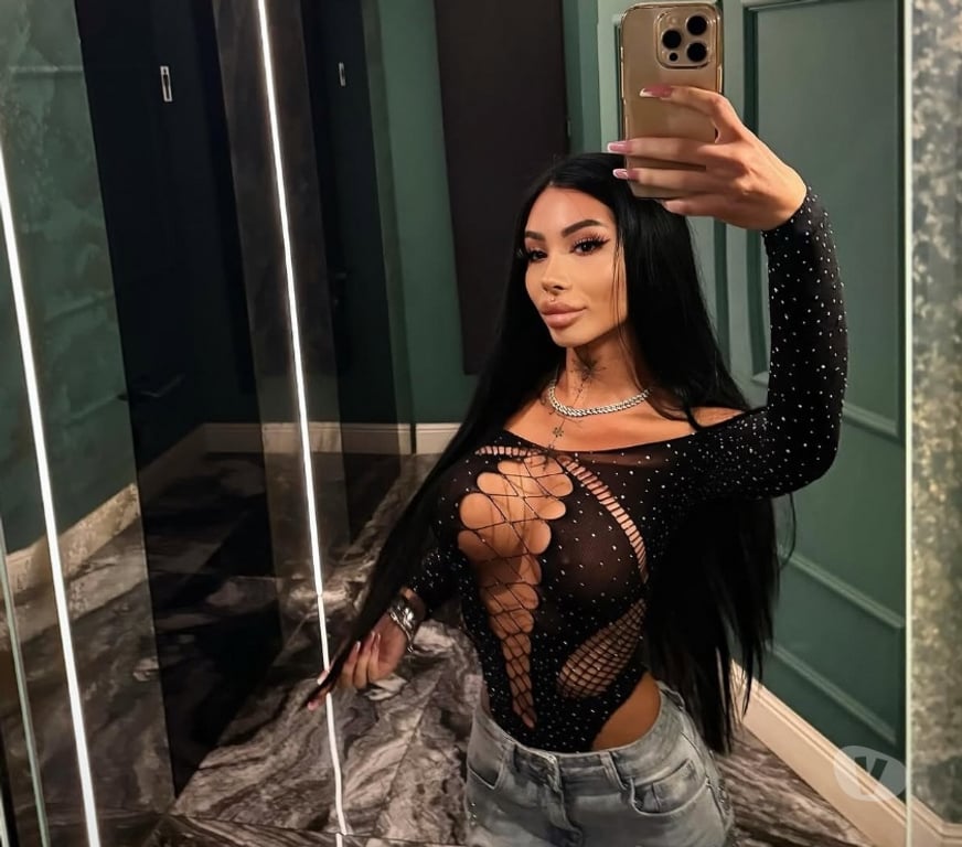 Escorts Surrey Surrey Heath - Photos for HOT BRUNETTE FOR OUTCALL 🖤