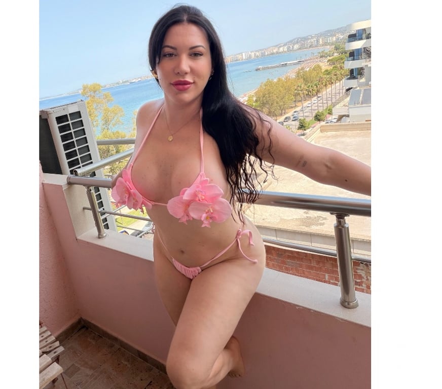 Escorts East London Mile End Station - East London - Photos for 🔥Isa, sexy Brazilian🔥 Nice Ass🍑