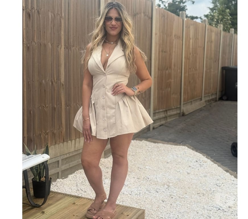 Escorts South East London Addington Village Station - South East London - Photos for 🇧🇷💃Blonde Brasilian hot girl party 1🇧🇷🔥