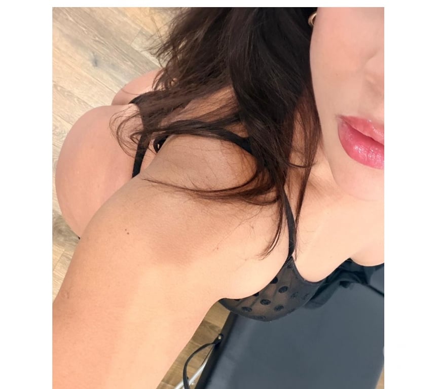 Escorts South West London Sutton - Photos for 🔥 BRAZILIAN 🇧🇷 TANTRIC + B2B 💕 LAST WEEKS!