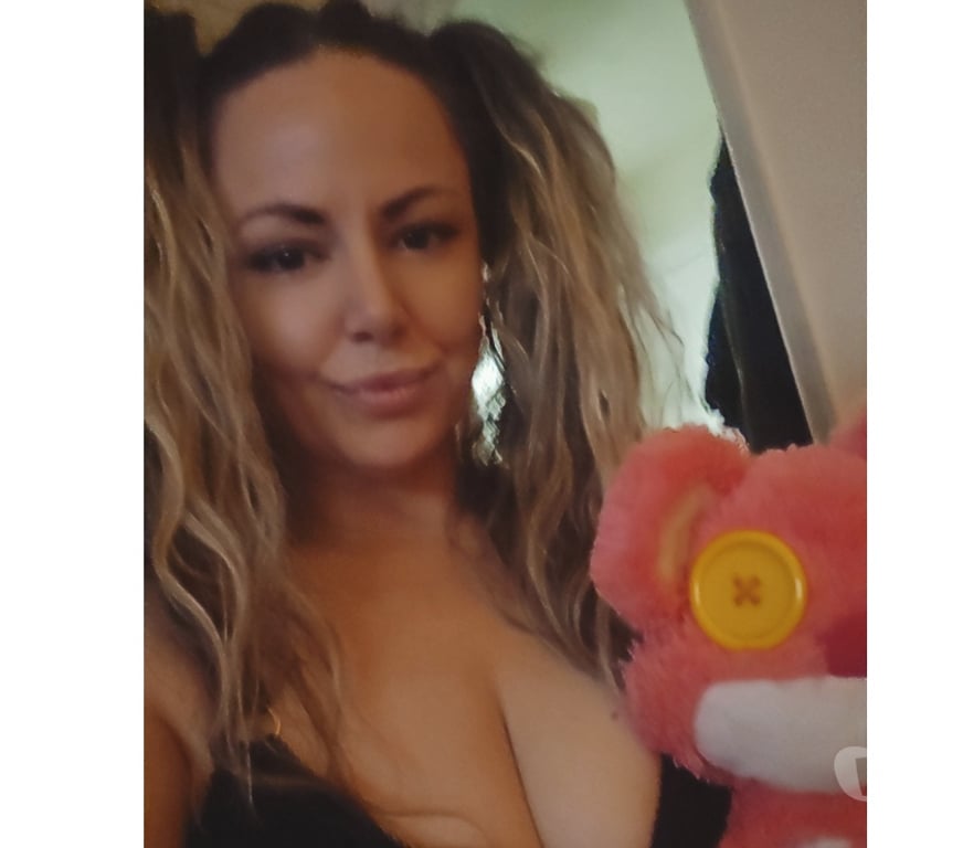 Adult Entertainment South East London Bromley - Photos for Genuine playful couple...we like to share....