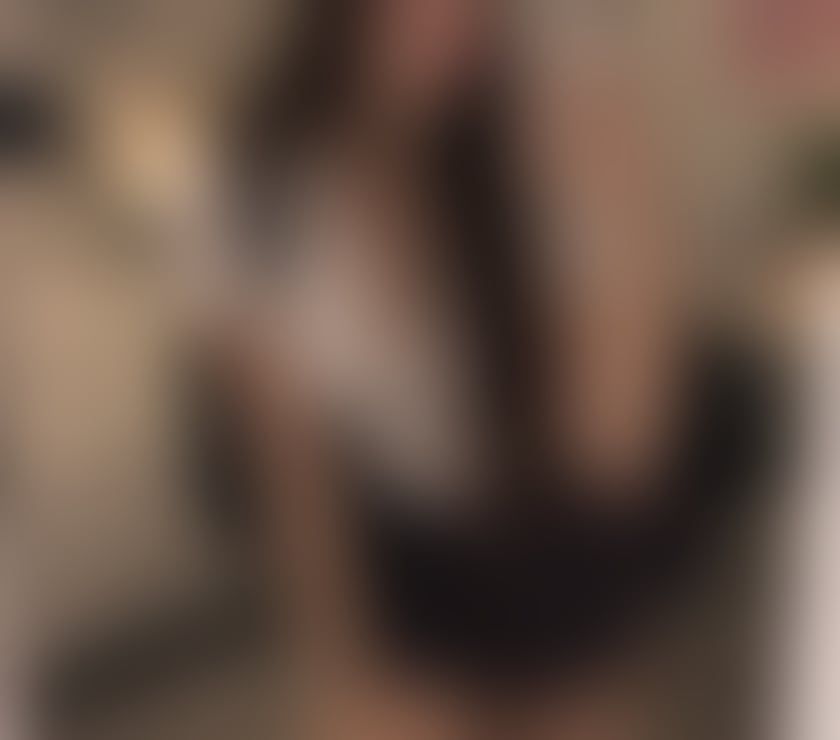 London Bridge Station - Central London — Stunning UK Born Latina. uk accent live cam! 07470 235894