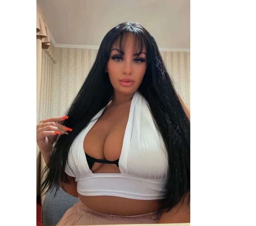 Escorts East London Leyton - East London - Photos for Naughty curvy lady waiting for you ♥️