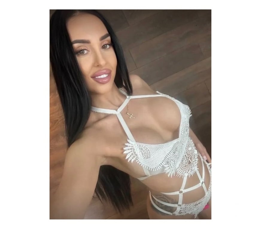 Escorts West Yorkshire Wakefield - Photos for PLAYFUL MILF✨BRUNETTE✨JUST ARRIVED IN TOWN