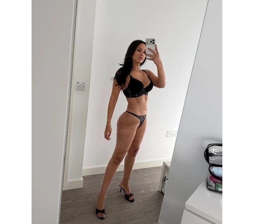 Escorts South West London Richmond upon Thames - Photos for Bia🔞SWEET AND INNOCENT PARTY GIRL❤️‍🔥🇧🇷