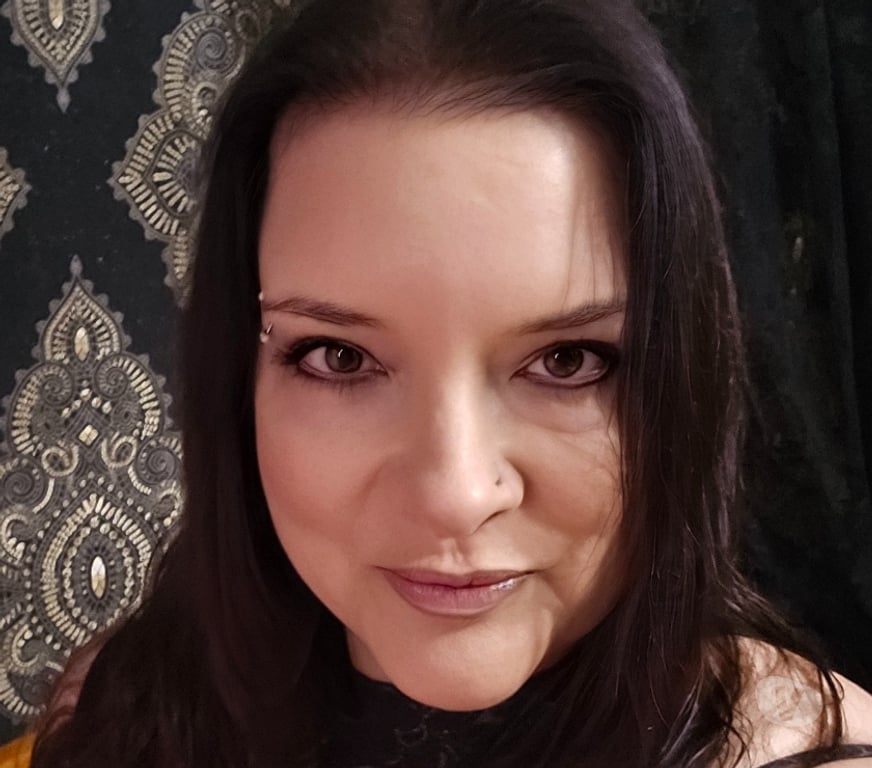 Adult Entertainment West Yorkshire Leeds - Photos for Video Calls, Content and pics