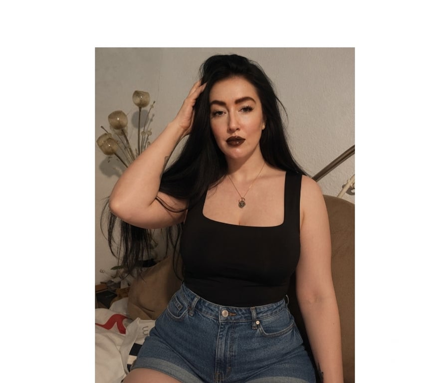 Adult Entertainment Central London London Bridge Station - Central London - Photos for Holly Housewife Available and into TABOO to Play 07386187989